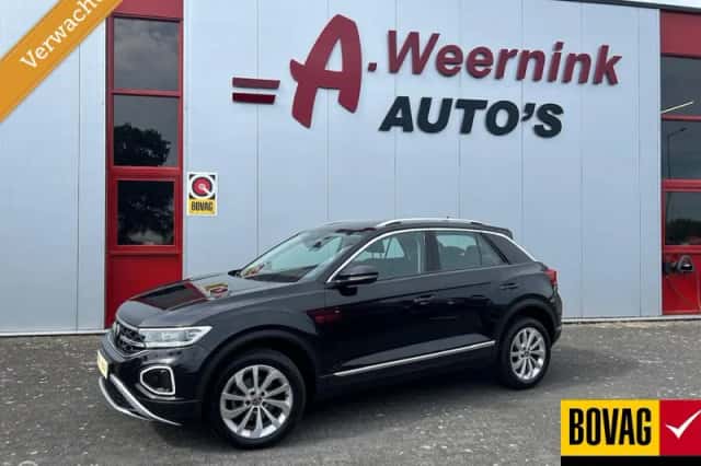 Volkswagen T-Roc (2023) thumbnail 2