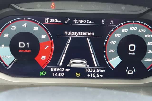 Audi Q3 (2022) thumbnail 5