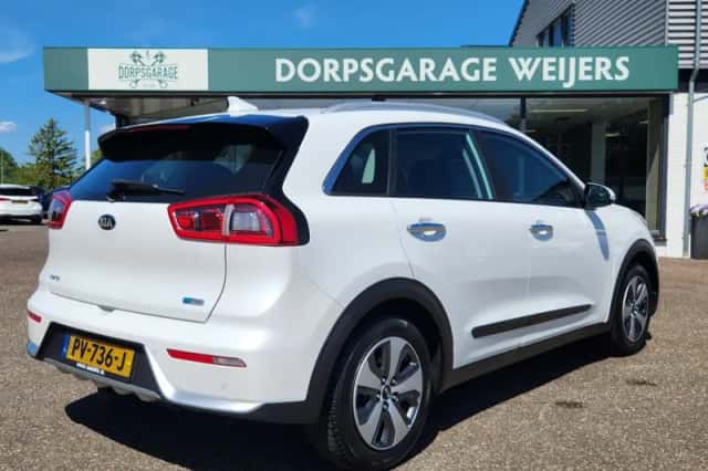 Kia Niro (2017) thumbnail 3