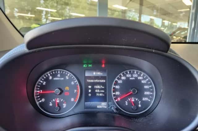 Kia Picanto (2021) thumbnail 4