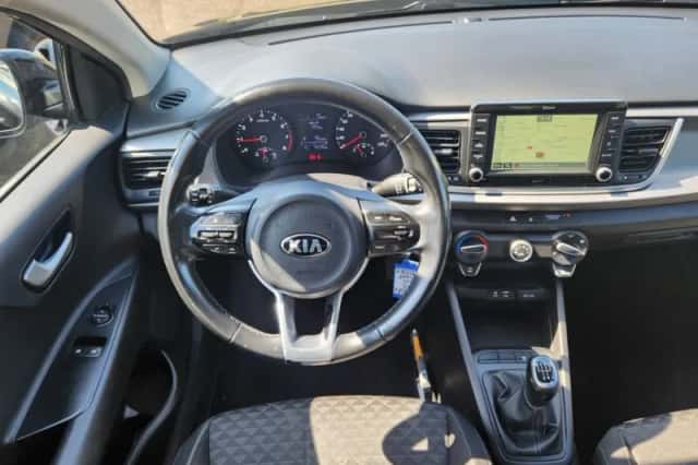 Kia Rio (2018) thumbnail 4