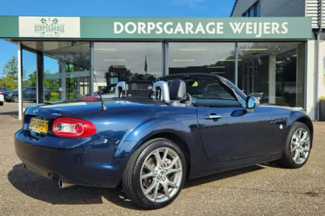 Mazda MX-5 (2014) thumbnail 3