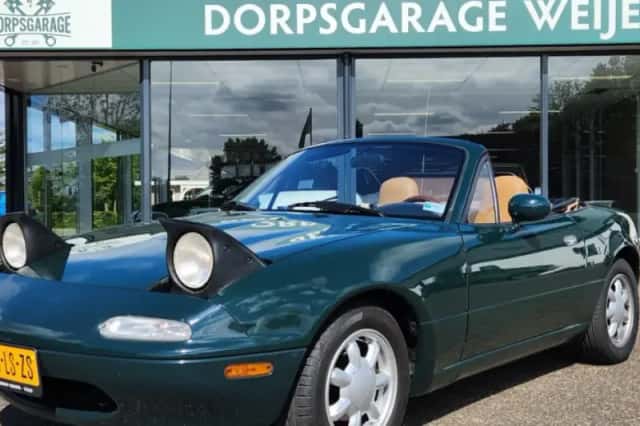 Mazda MX-5 (1991) thumbnail 1