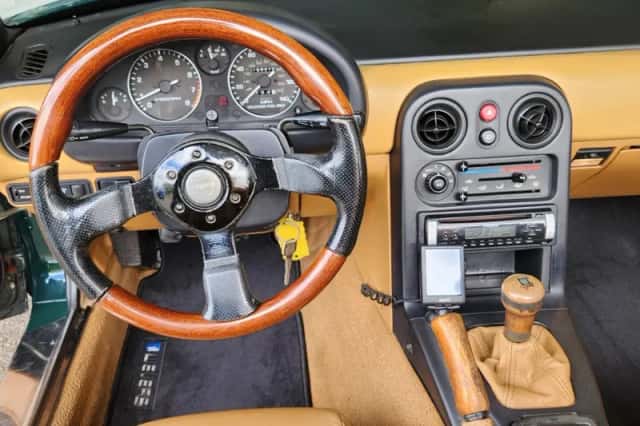 Mazda MX-5 (1991) thumbnail 5