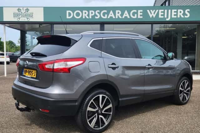 Nissan Qashqai (2015) thumbnail 3