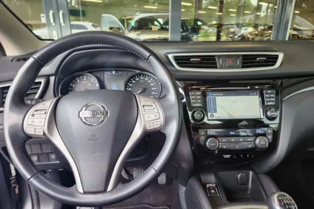 Nissan Qashqai (2015) thumbnail 5