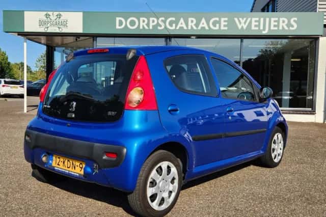 Peugeot 107 (2009) thumbnail 4