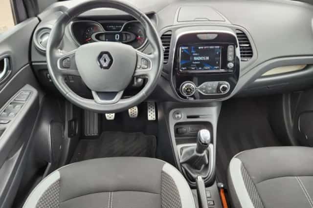 Renault Captur (2018) thumbnail 4