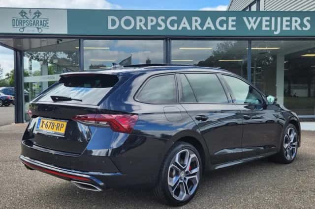Škoda Octavia (2021) thumbnail 3