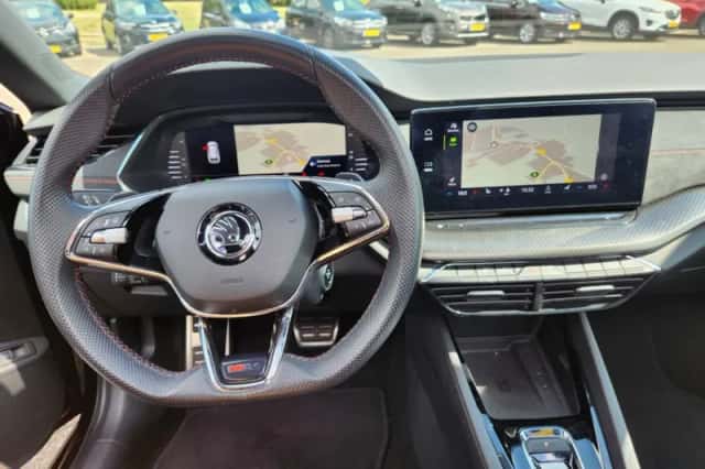 Škoda Octavia (2021) thumbnail 4