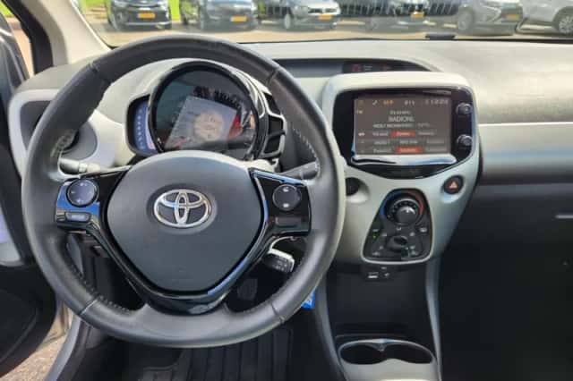 Toyota Aygo (2015) thumbnail 4