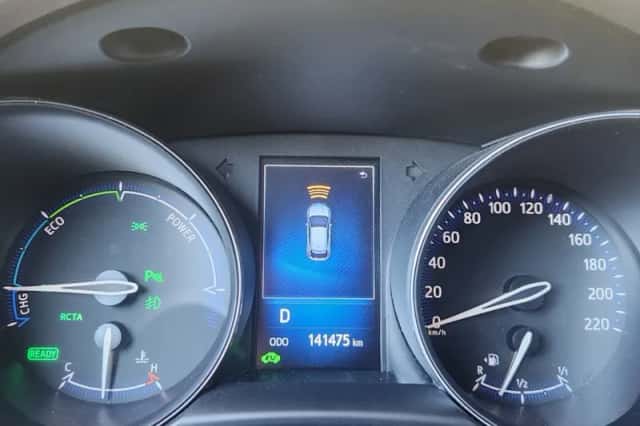 Toyota C-HR (2018) thumbnail 4