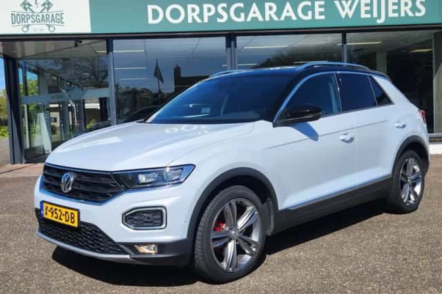 Volkswagen T-Roc (2018) thumbnail 2