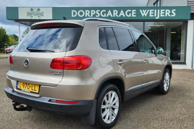 Volkswagen Tiguan (2013) thumbnail 3