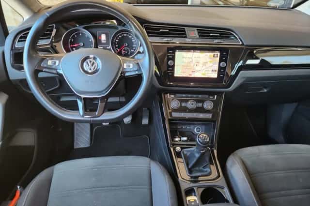 Volkswagen Touran (2019) thumbnail 5