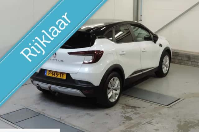 Renault Captur (2021) thumbnail 2