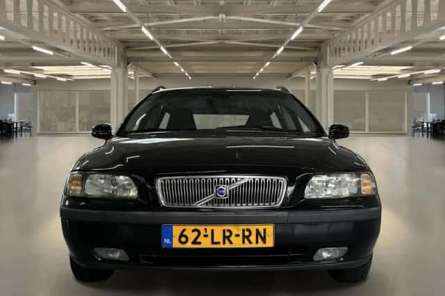 Volvo V70 (2003) thumbnail 2