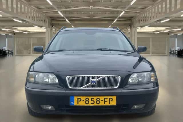 Volvo V70 (2003) thumbnail 2