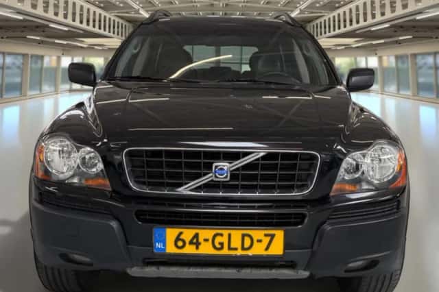 Volvo XC90 (2004) thumbnail 2