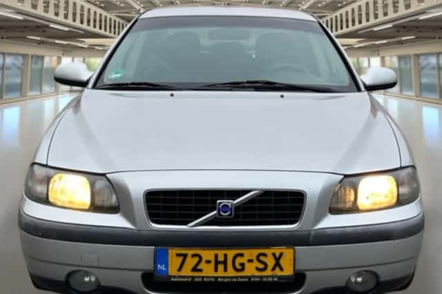 Volvo S60 (2001) thumbnail 2