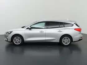 Ford Focus (2021) thumbnail 5