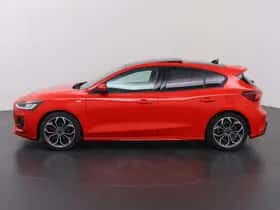 Ford Focus (2023) thumbnail 5