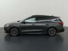 Ford Focus (2022) thumbnail 5
