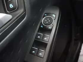 Ford Kuga (2020) thumbnail 36
