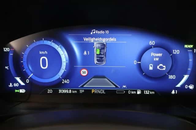 Ford Kuga (2023) thumbnail 12