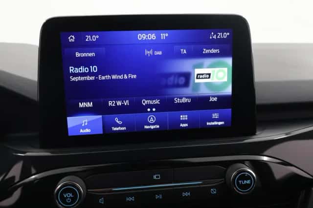 Ford Kuga (2023) thumbnail 16