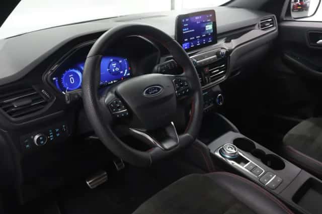 Ford Kuga (2023) thumbnail 7