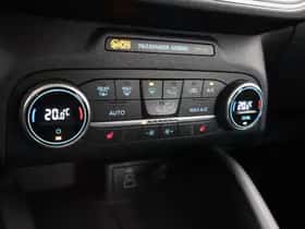 Ford Kuga (2022) thumbnail 24