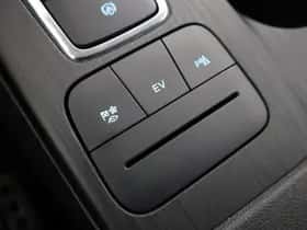Ford Kuga (2022) thumbnail 26