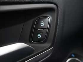 Ford Kuga (2022) thumbnail 35