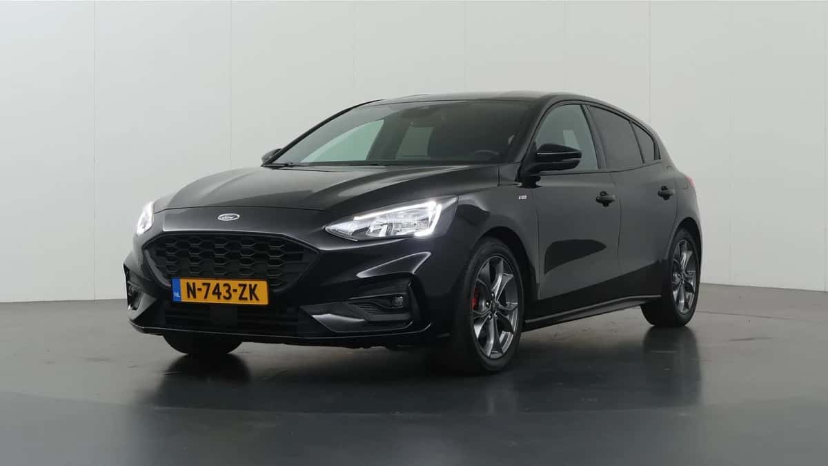 Ford Focus (2022) — foto 1