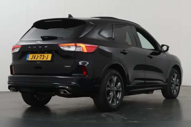 Ford Kuga (2022) thumbnail 2