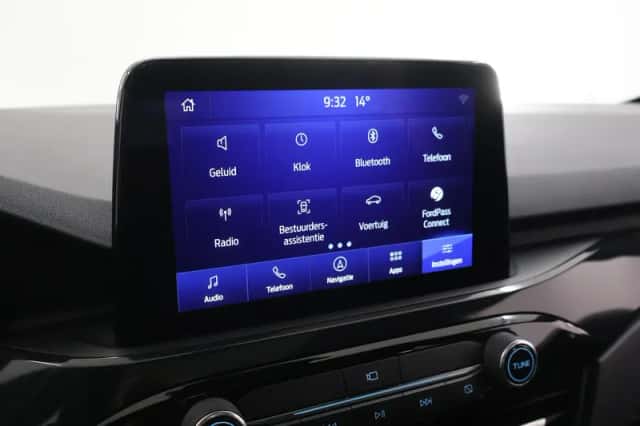 Ford Kuga (2022) thumbnail 19