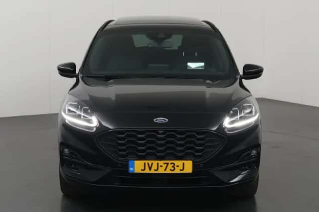 Ford Kuga (2022) thumbnail 3