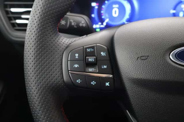 Ford Kuga (2022) thumbnail 33