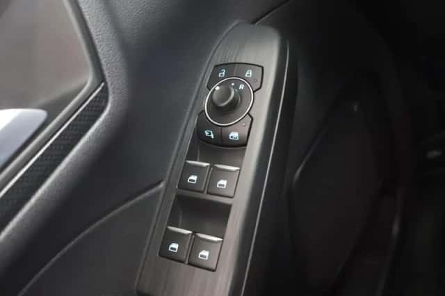 Ford Kuga (2022) thumbnail 36