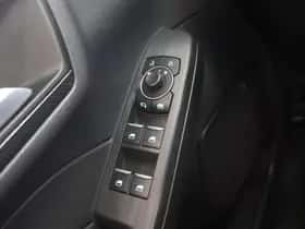 Ford Kuga (2022) thumbnail 36