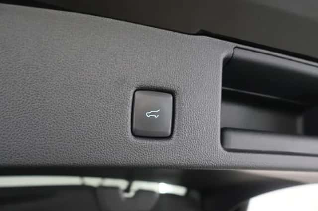 Ford Kuga (2022) thumbnail 39