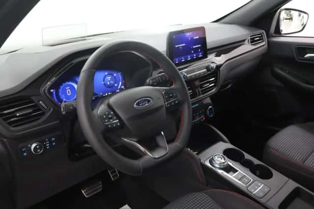 Ford Kuga (2022) thumbnail 7