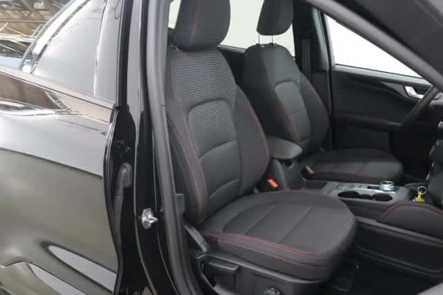 Ford Kuga (2022) thumbnail 10