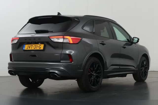 Ford Kuga (2023) thumbnail 2