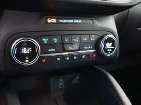 Ford Kuga (2023) thumbnail 25