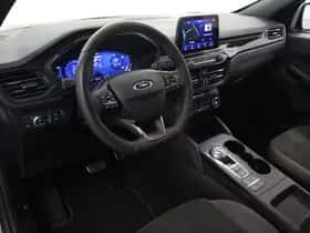 Ford Kuga (2023) thumbnail 7