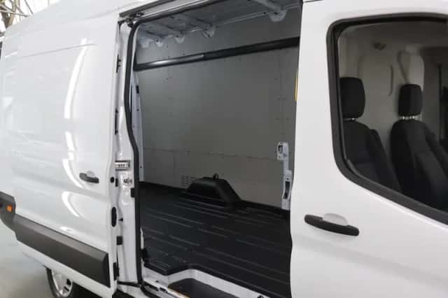 Ford Transit (2024) thumbnail 33