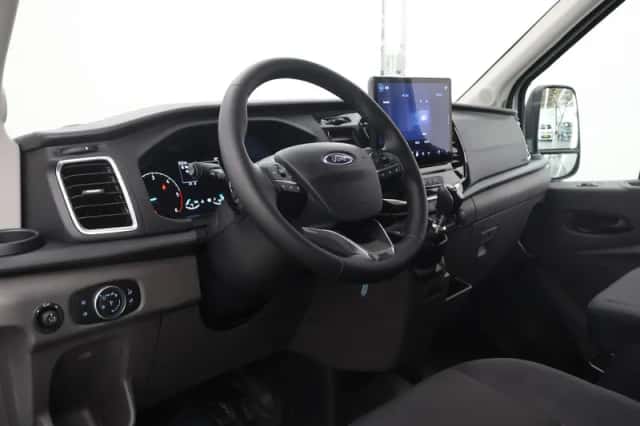 Ford Transit (2024) thumbnail 7