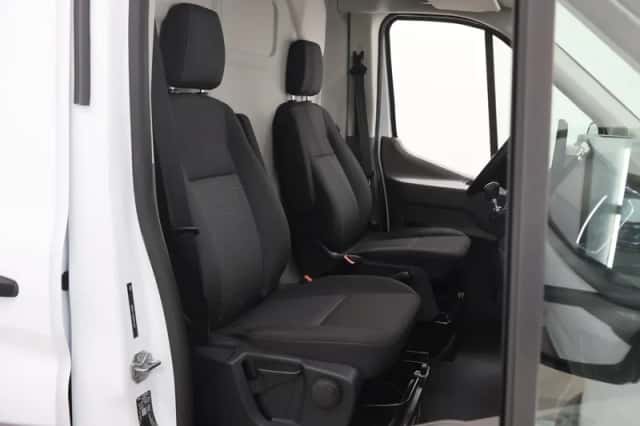 Ford Transit (2024) thumbnail 10